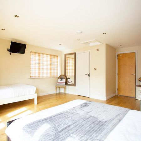 Hillcroft Accommodation Redhill  Екстериор снимка